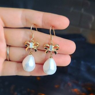 Gold Plated Earrings Bow with cultured Baroque Pearl