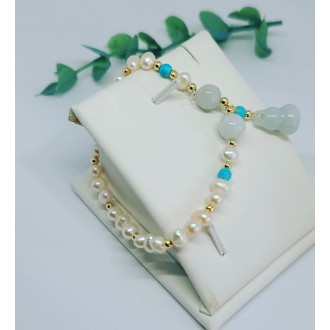 Freshwater Pearl bracelet with Jade Gourd Wu Lou Carving charm