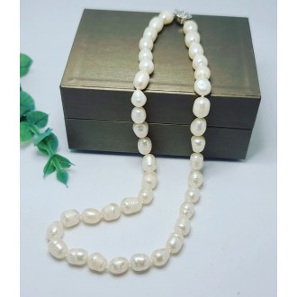 Freshwater Pearl oval necklace with flower clasp