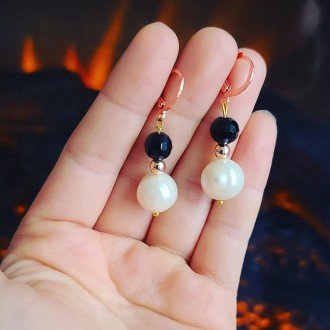 Freshwater Pearl, Faceted Black Agate and golden Hematite earrings