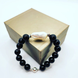 Black Lace Agate, Baroque Pearl magnetic clasp bracelet